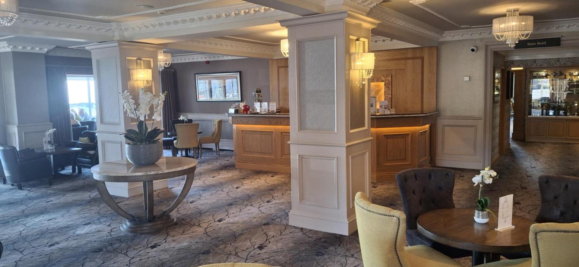 Royal Court Hotel Portrush Buitenkant foto