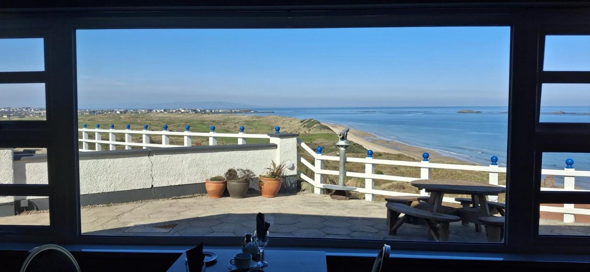 Royal Court Hotel Portrush Buitenkant foto