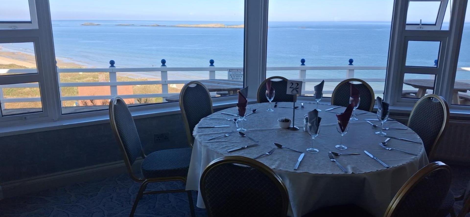 Royal Court Hotel Portrush Buitenkant foto
