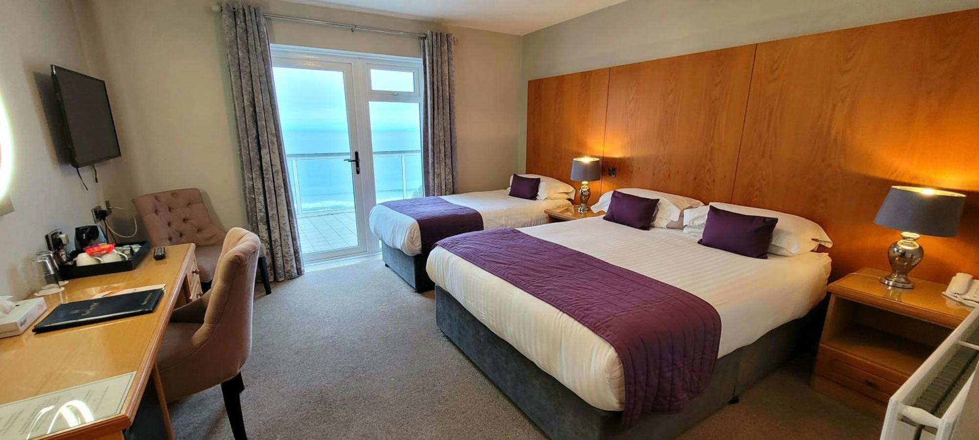 Royal Court Hotel Portrush Buitenkant foto
