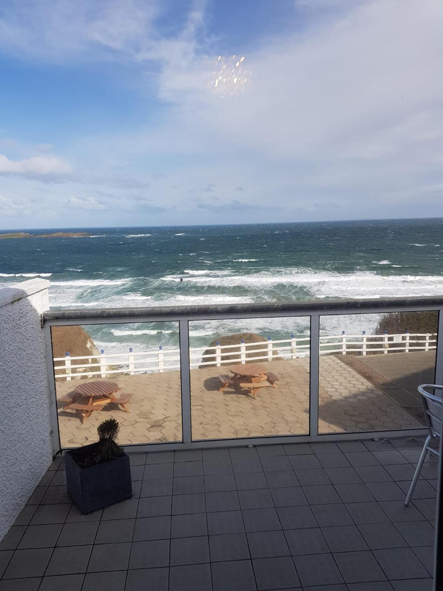 Royal Court Hotel Portrush Buitenkant foto