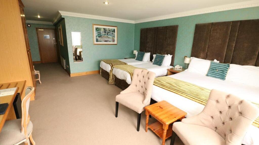 Royal Court Hotel Portrush Buitenkant foto