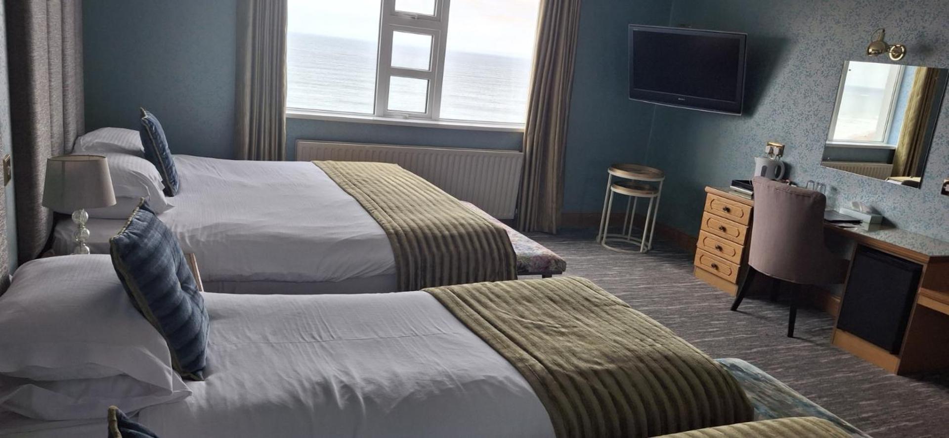 Royal Court Hotel Portrush Buitenkant foto