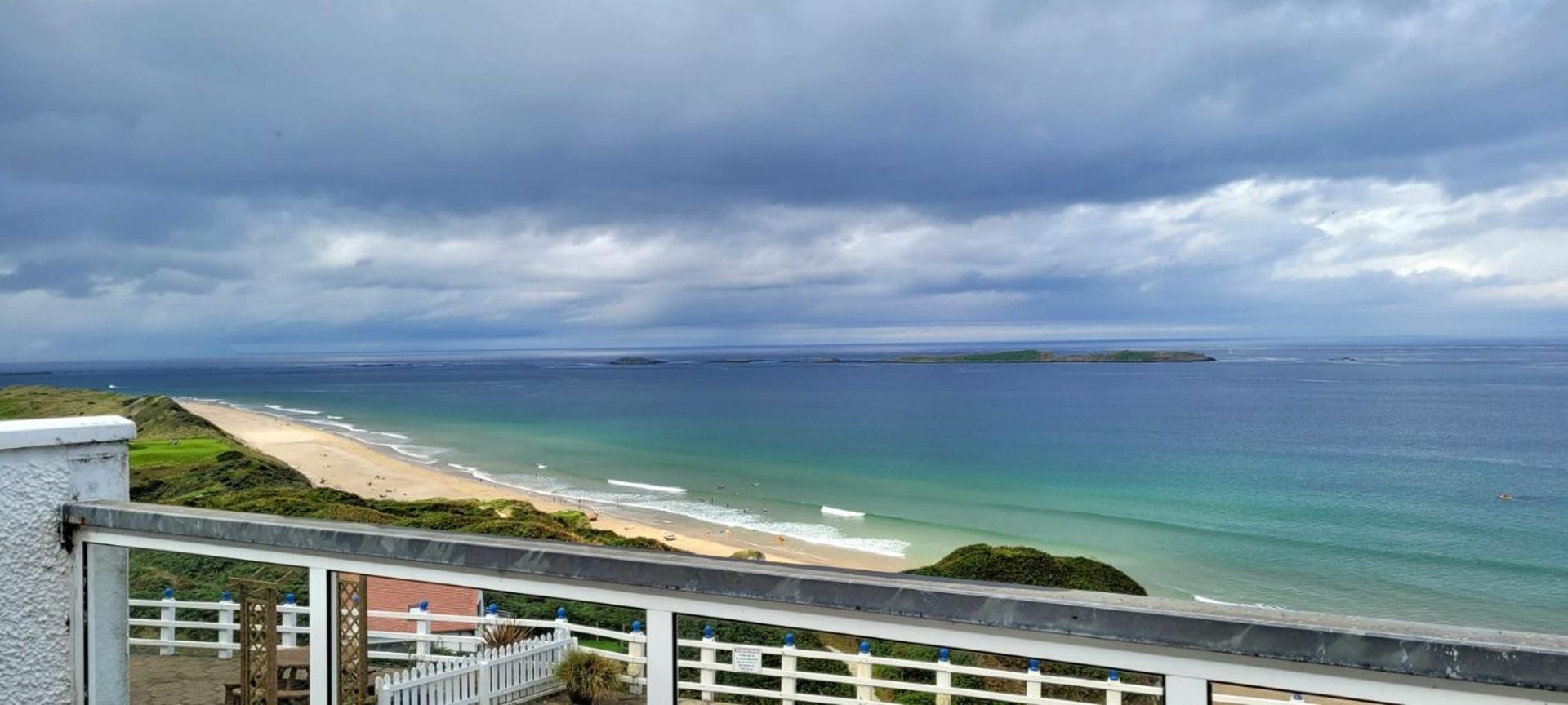 Royal Court Hotel Portrush Buitenkant foto